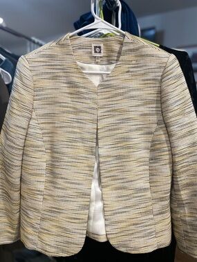 Anne Klein Ivory and Black Textured Open-Front Blazer